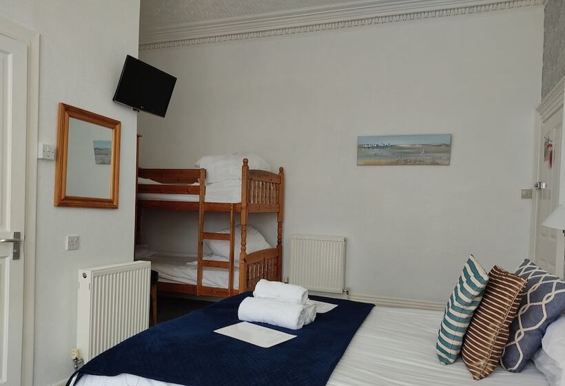 غرفة عائلية, The Kenton