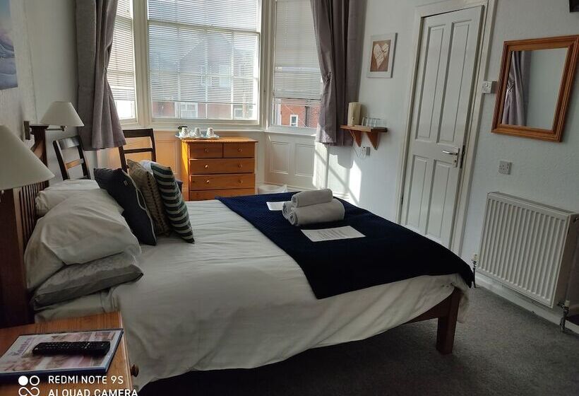 غرفة عائلية, The Kenton