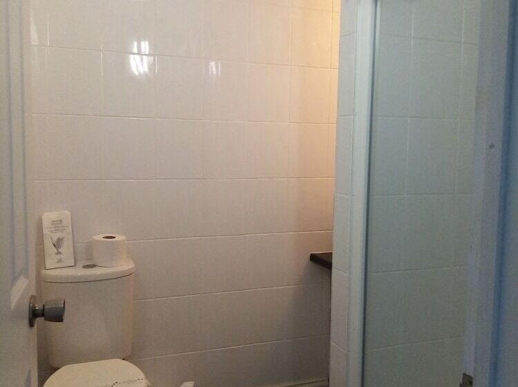 غرفة قياسية, The Kenton