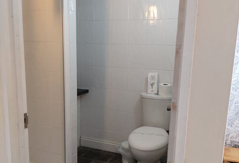 غرفة قياسية, The Kenton