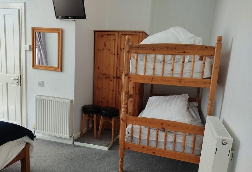 غرفة عائلية, The Kenton