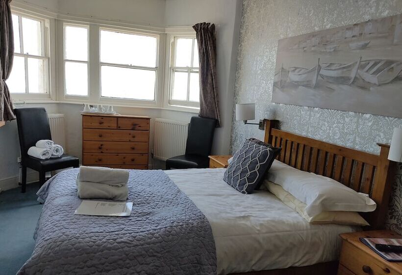 غرفة عائلية, The Kenton