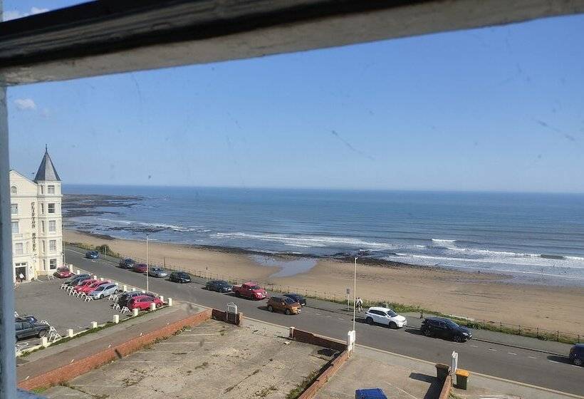 غرفة عائلية, The Kenton