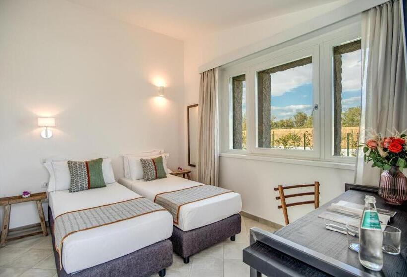 סוויטת 2 חדרי שינה, Cala Sinzias Resort