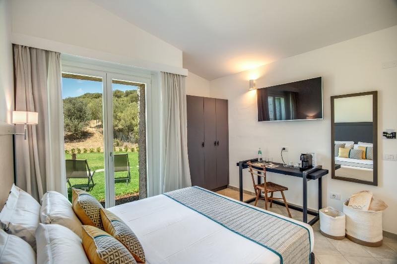 Люкс Кровать Кинг, Cala Sinzias Resort