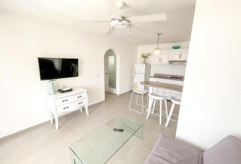 آپارتمان 1 خوابه با چشمانداز دریا, Villas Los Corales Long Term Bavaro Bbq Wifi Beach Club & Spa