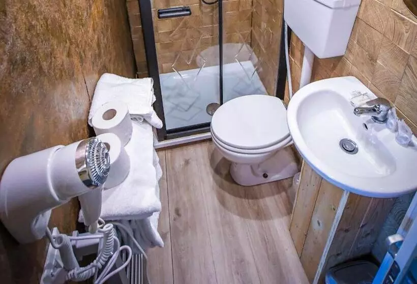 کلبه ییلاقی, Albavillage Hotel Wellness & Camping