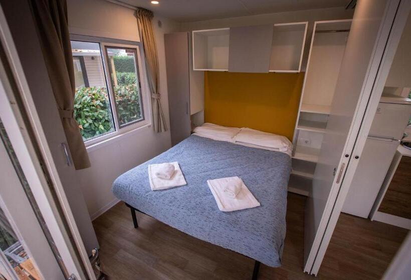 Дом 1 Спальня, Albavillage Hotel Wellness & Camping