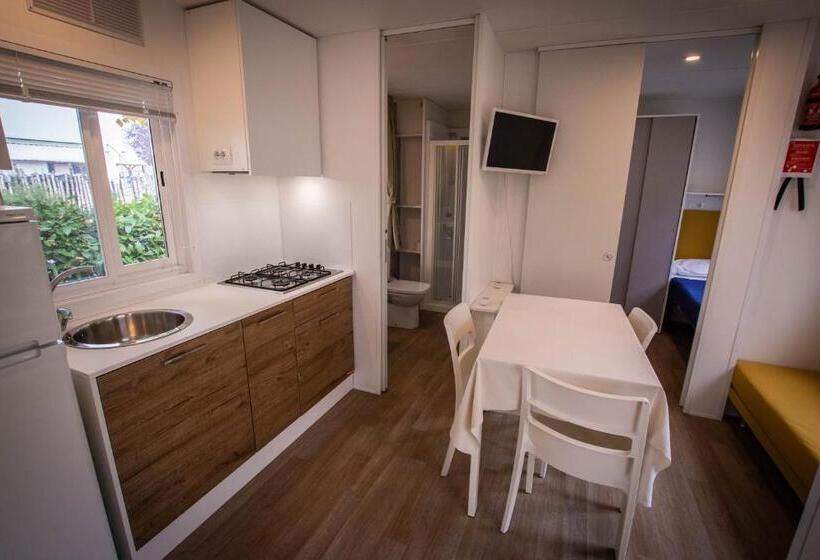 Дом 1 Спальня, Albavillage Hotel Wellness & Camping