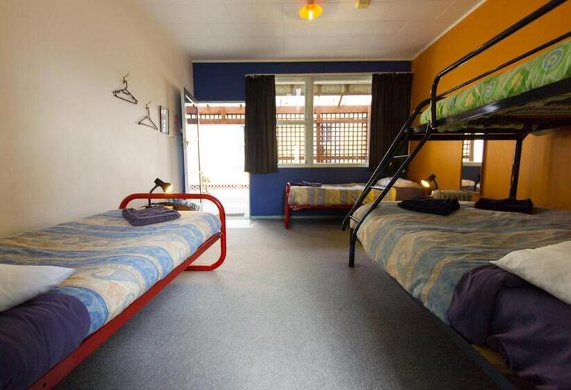 اتاق خانوادگی, Sequoia Lodge Backpackers