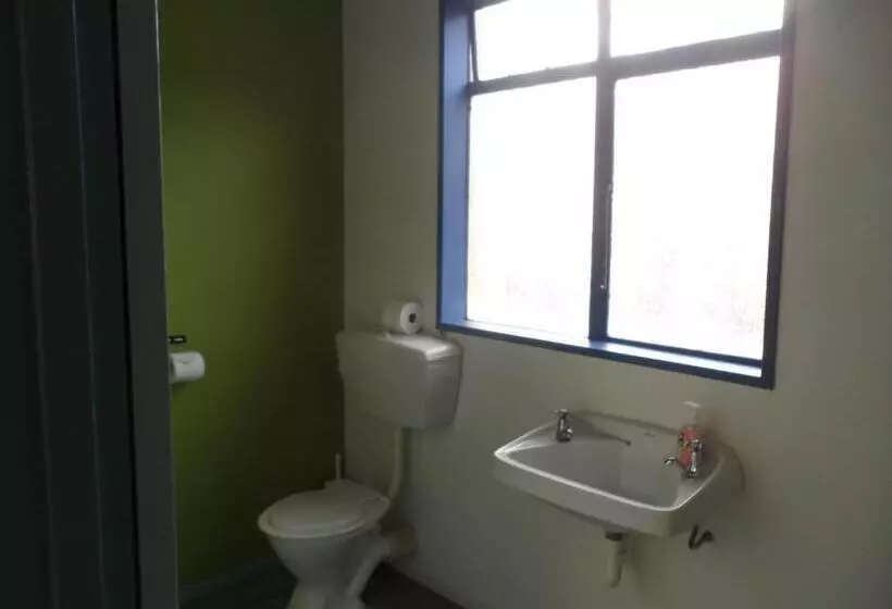 اتاق استاندارد با سرویس بهداشتی مشترک, Sequoia Lodge Backpackers