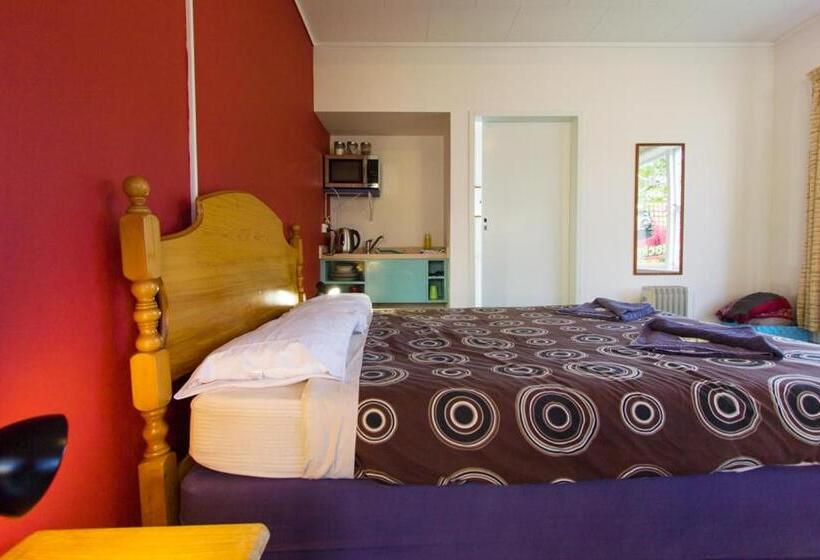 اتاق استاندارد سه نفره, Sequoia Lodge Backpackers