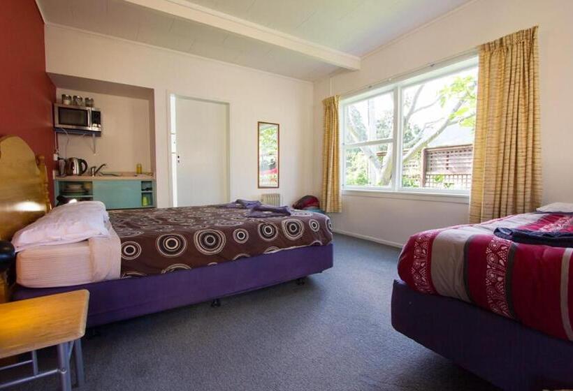 اتاق استاندارد سه نفره, Sequoia Lodge Backpackers