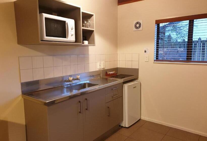 חדר סטודיו סטנדרד, The Hobbit Motorlodge