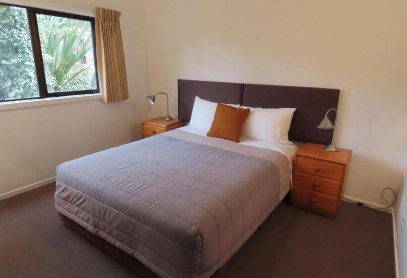 סוויטה, The Hobbit Motorlodge