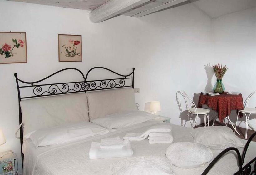 غرفة قياسية ثلاثية, B&b Al Castello Di Fabro