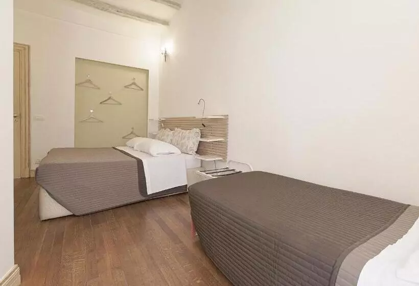 اتاق استاندارد سه تخته با بالکن, Camere A Sud