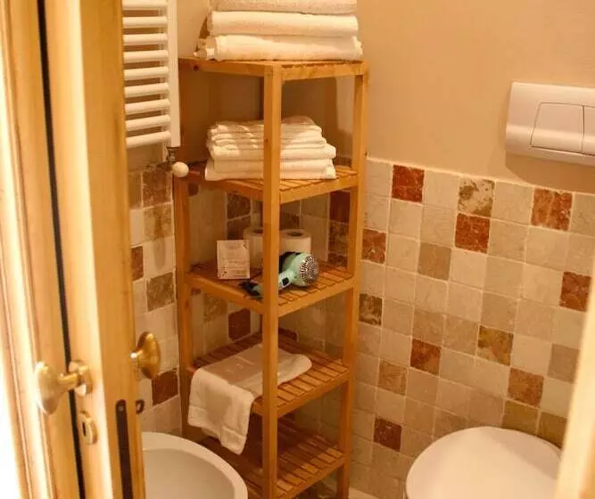 اتاق راحتی سه تخته, Camere A Sud