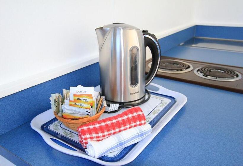 חדר סטנדרט עם מיטת קווין, Golden Glow Motel