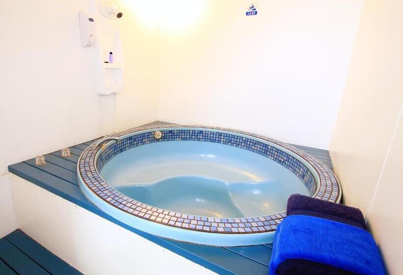 חדר סטנדרט עם מיטת קווין, Golden Glow Motel