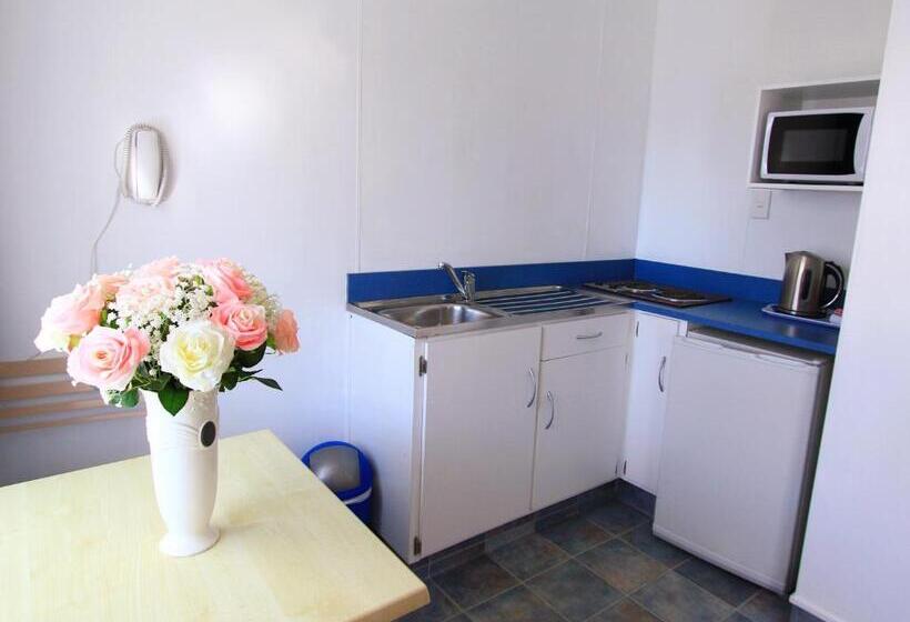 חדר סטנדרט עם מיטת קווין, Golden Glow Motel