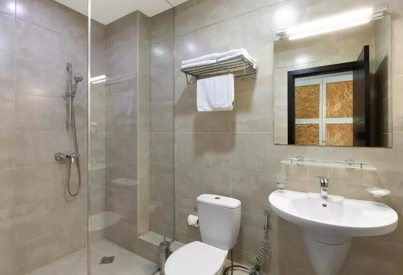 اتاق اکونومی, Iveria Inn