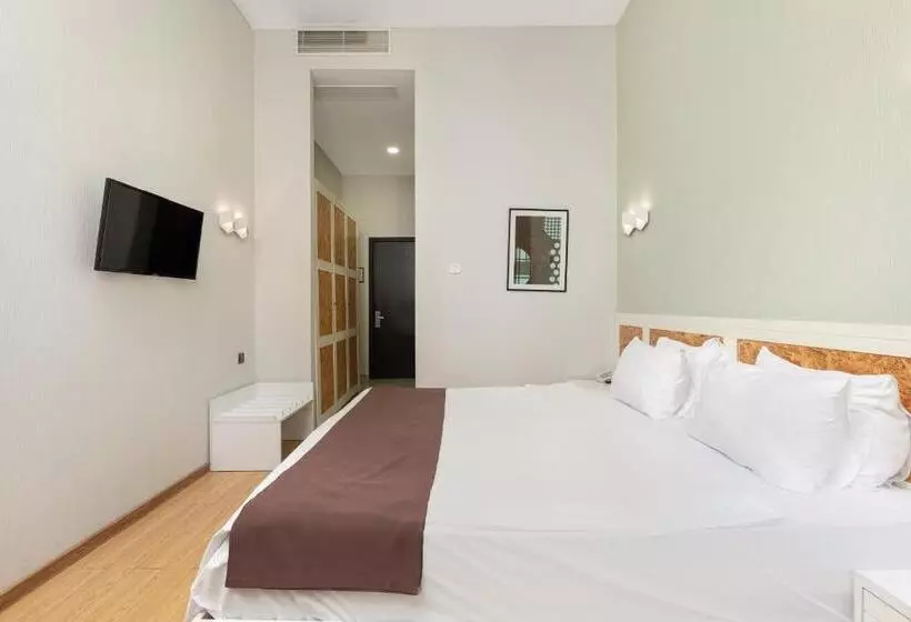اتاق اکونومی, Iveria Inn