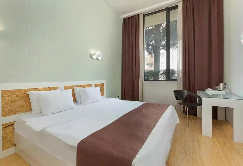 اتاق اکونومی, Iveria Inn