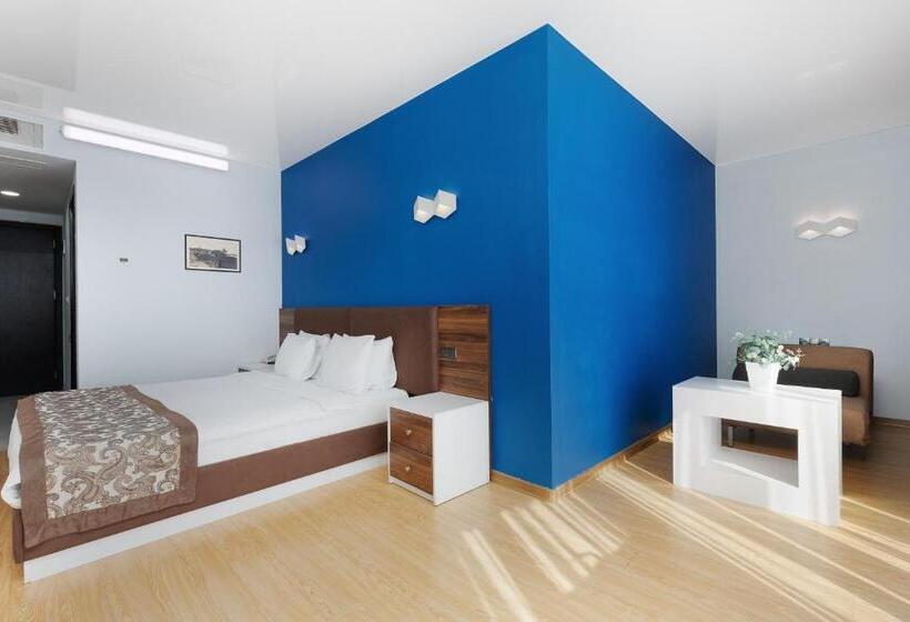 Номер Deluxe, Iveria Inn