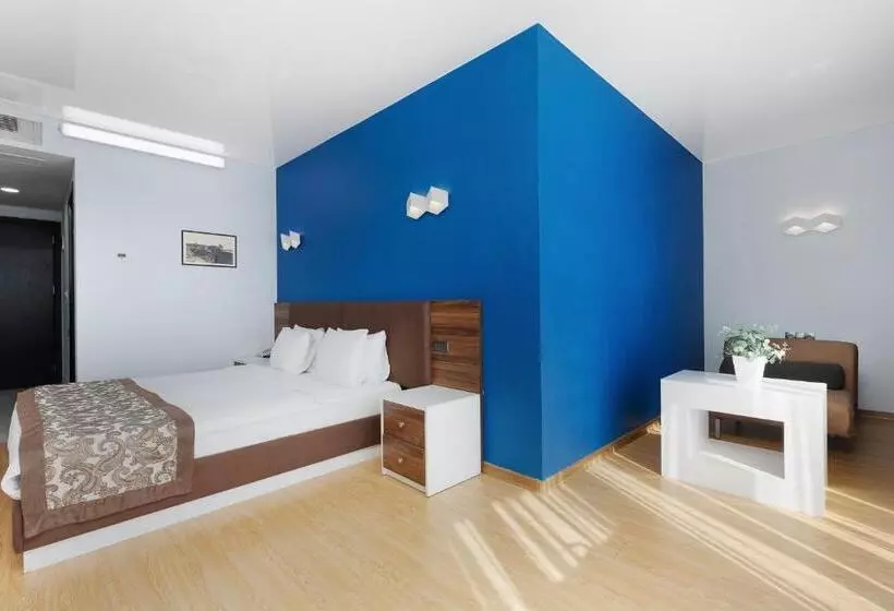 اتاق لوکس, Iveria Inn