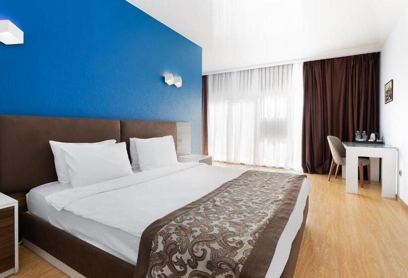 Номер Deluxe, Iveria Inn