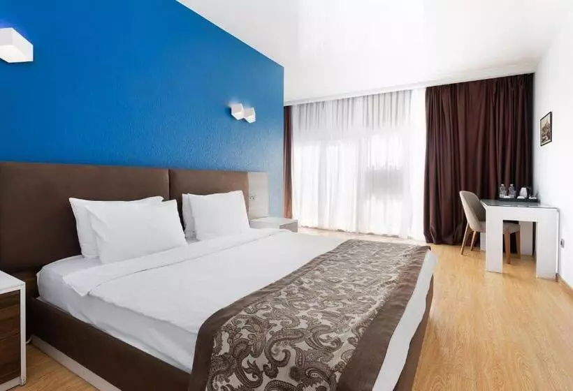 اتاق لوکس, Iveria Inn