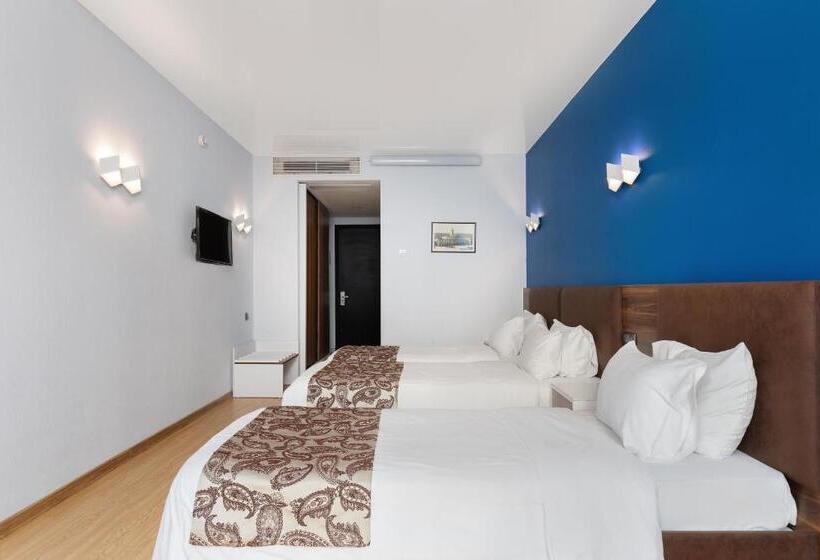 Номер Стандарт Трехместный, Iveria Inn