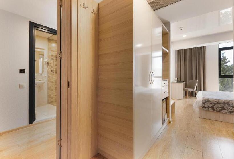 Семейный Номер, Iveria Inn