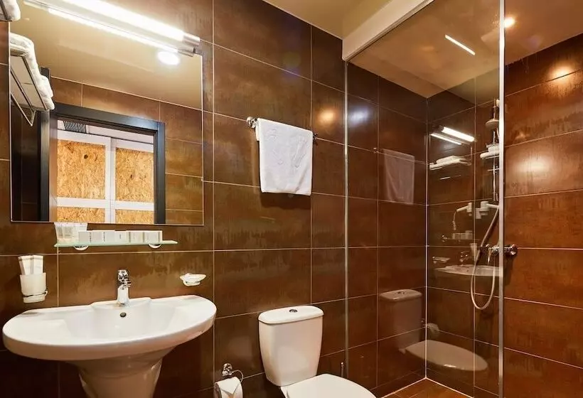 اتاق استاندارد, Iveria Inn