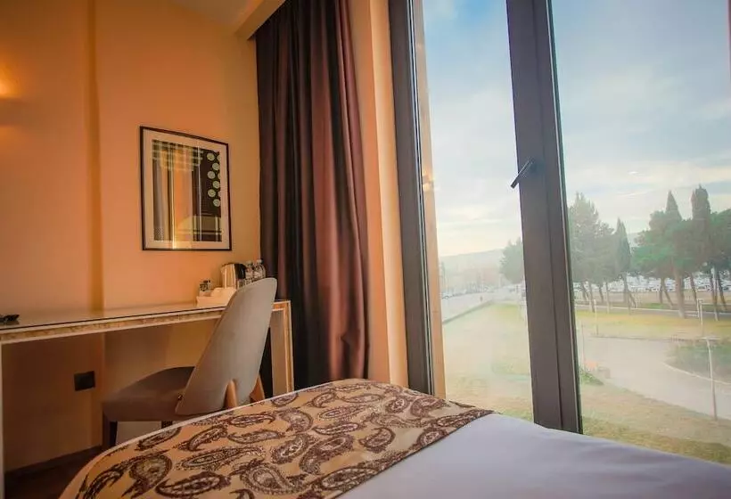 اتاق استاندارد, Iveria Inn