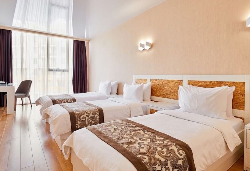 Номер Стандарт Трехместный, Iveria Inn