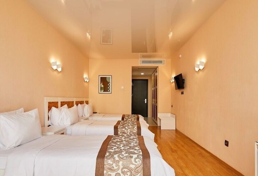 Номер Стандарт Трехместный, Iveria Inn