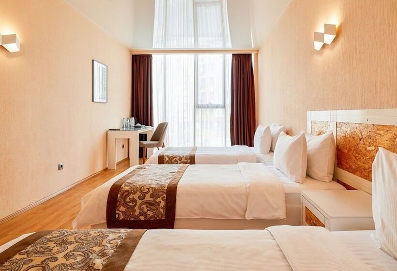 Номер Стандарт Трехместный, Iveria Inn