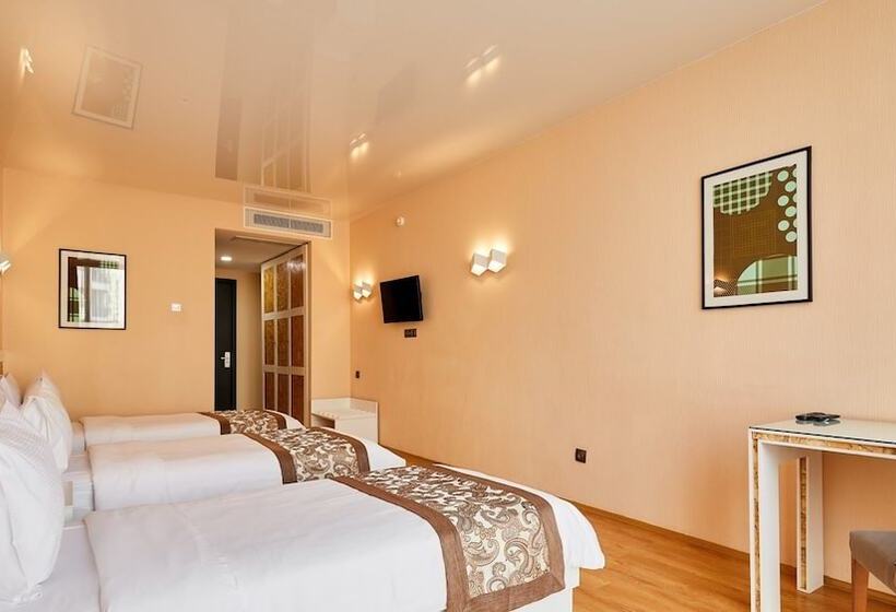 Номер Стандарт Трехместный, Iveria Inn