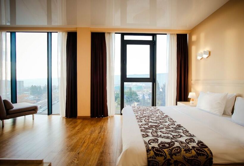Номер Deluxe, Iveria Inn
