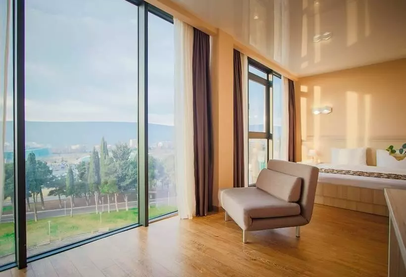 اتاق لوکس, Iveria Inn