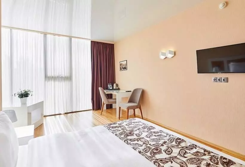 اتاق لوکس, Iveria Inn