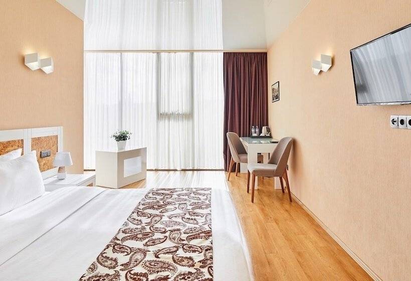 Номер Deluxe, Iveria Inn