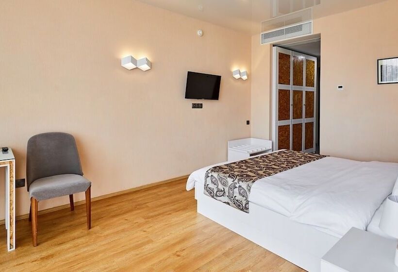 Номер Deluxe, Iveria Inn