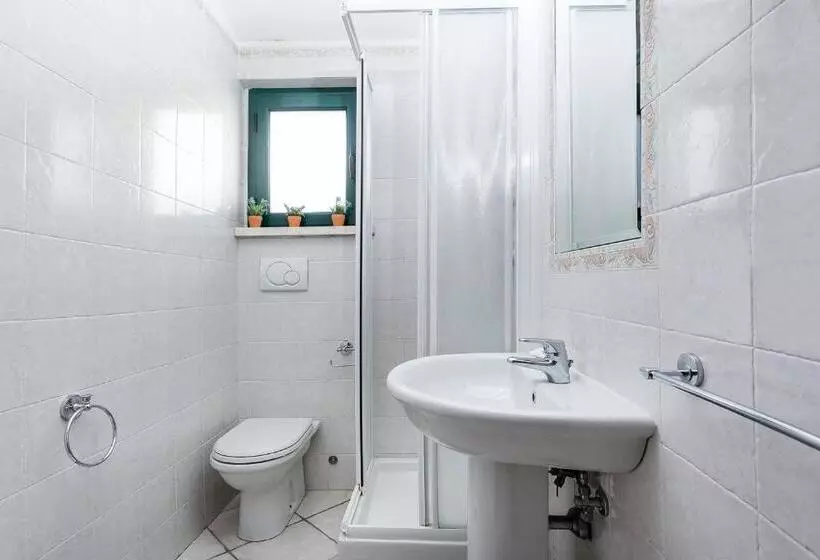 اتاق استاندارد چهار تخته, La Villetta