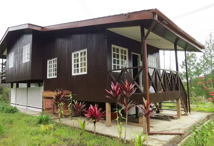 Standard-bungalow 2 Makuuhuonetta, Mile 36 Lodge