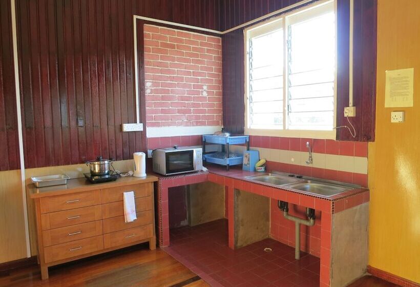 بنجلو قياسى غرفتين نوم, Mile 36 Lodge