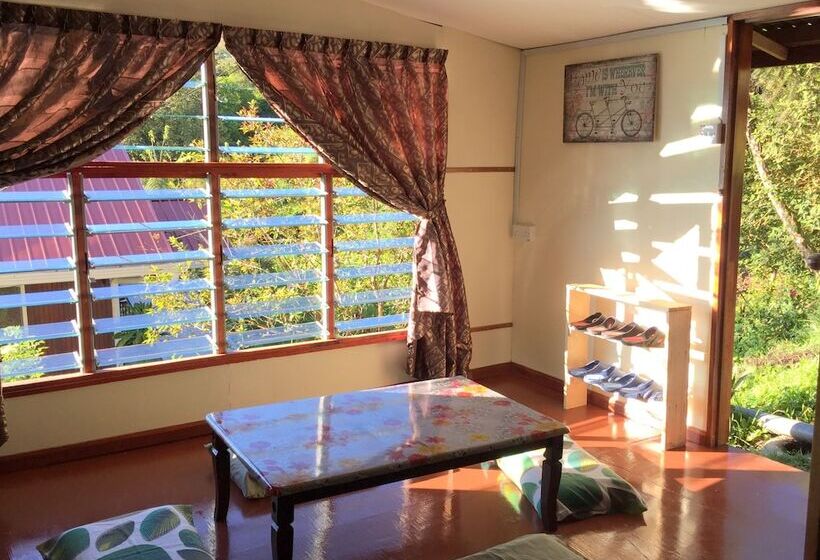 كابينة, Mile 36 Lodge