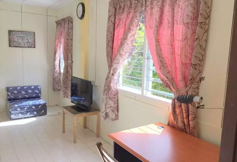 Deluxe-huone Puutarhanäkymä, Mile 36 Lodge